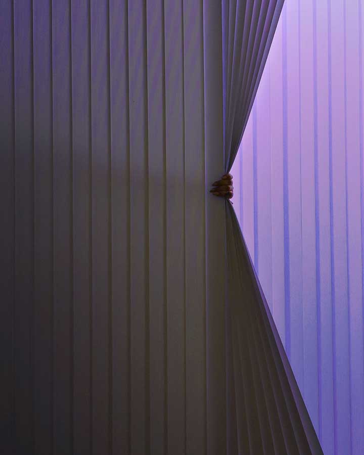 Elastic band wall